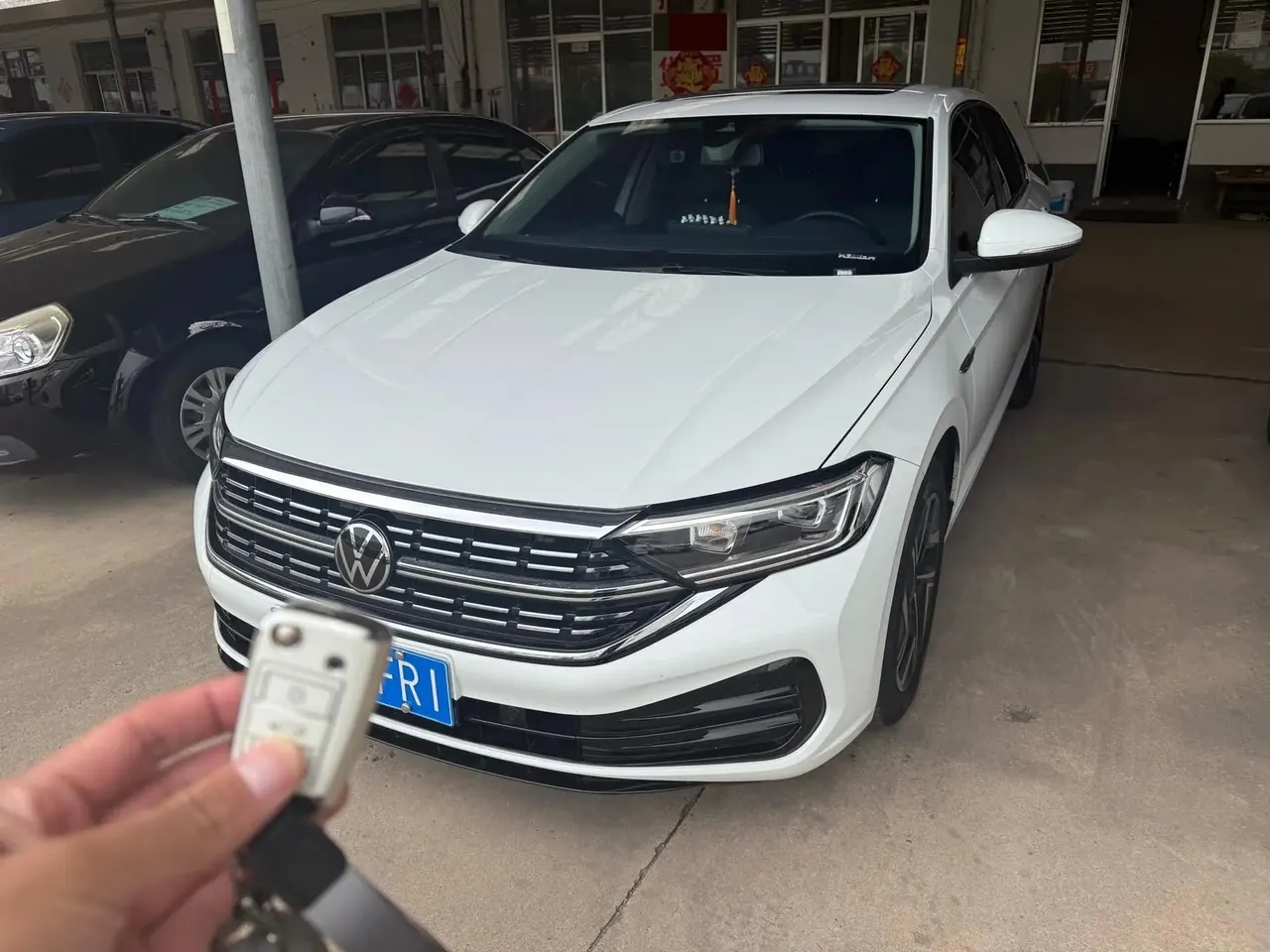 Volkswagen 2024 Sagitar 1.5TSI 300TSI Exceed Version Automatic - View 1