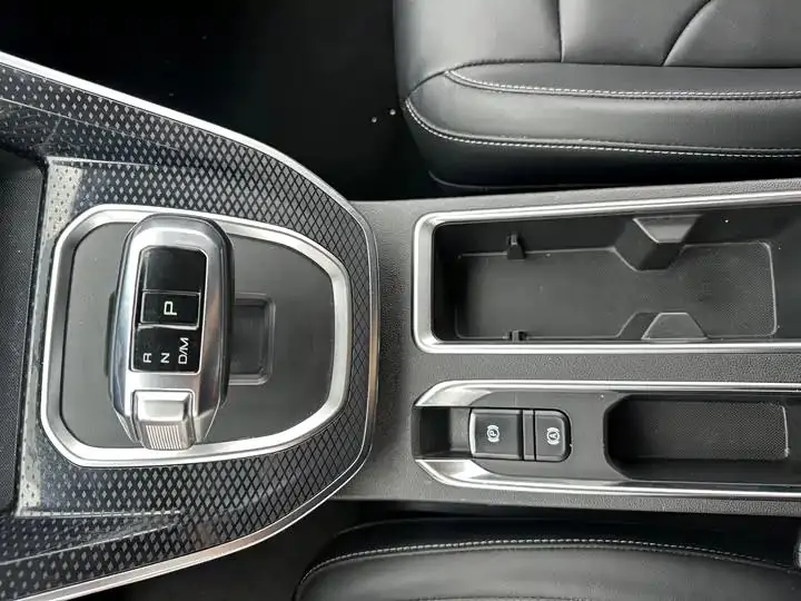 Haval M6 2021 PLUS 1.5T DCT Deluxe Zhilian 11