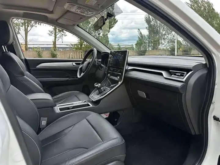 Haval M6 2021 PLUS 1.5T DCT Deluxe Zhilian 15