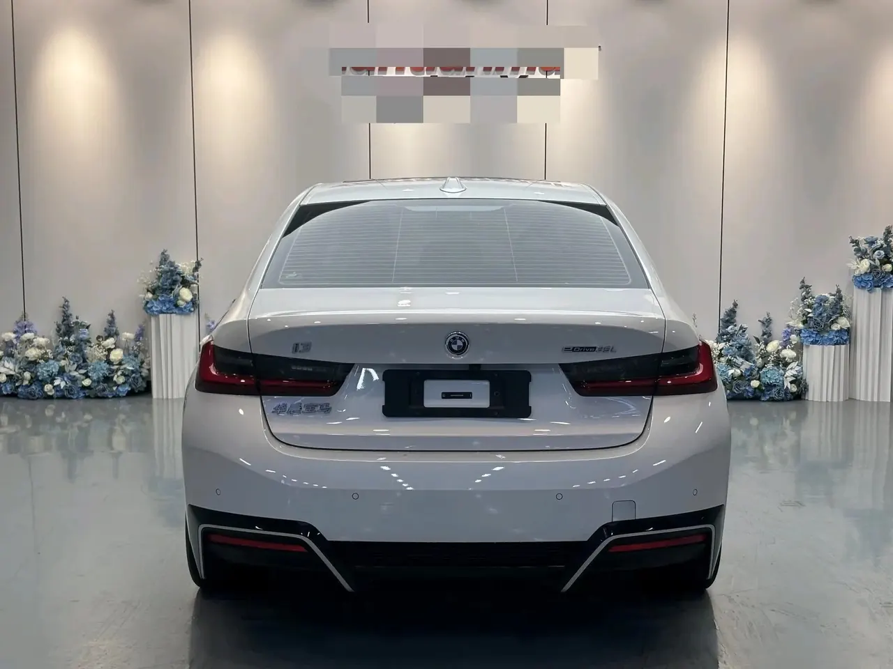 BMW 2024 i3 eDrive 35 L automatic gear 8