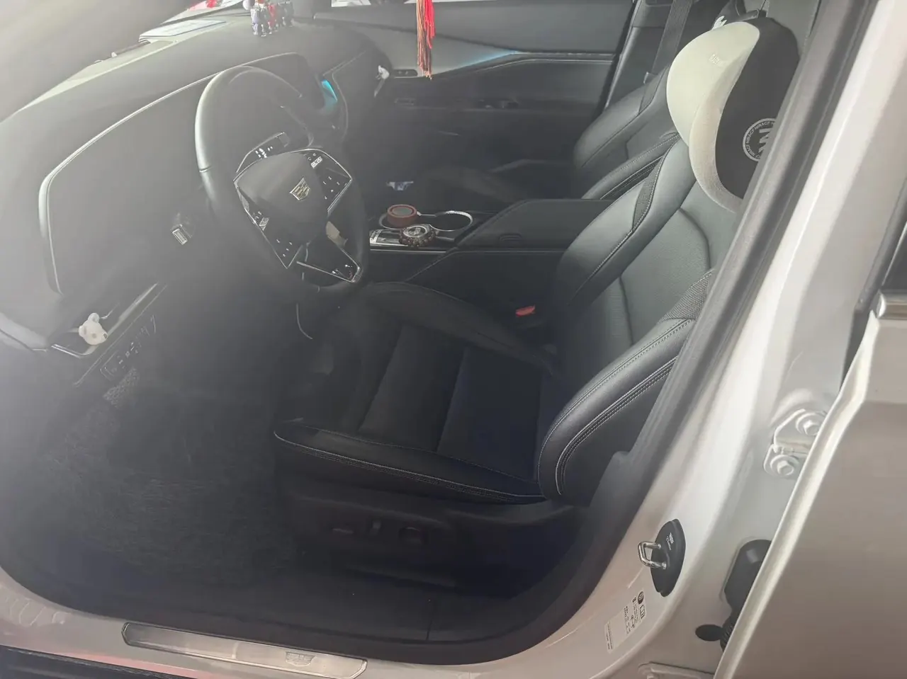 Cadillac GT4 2023 25T Luxury Model 4
