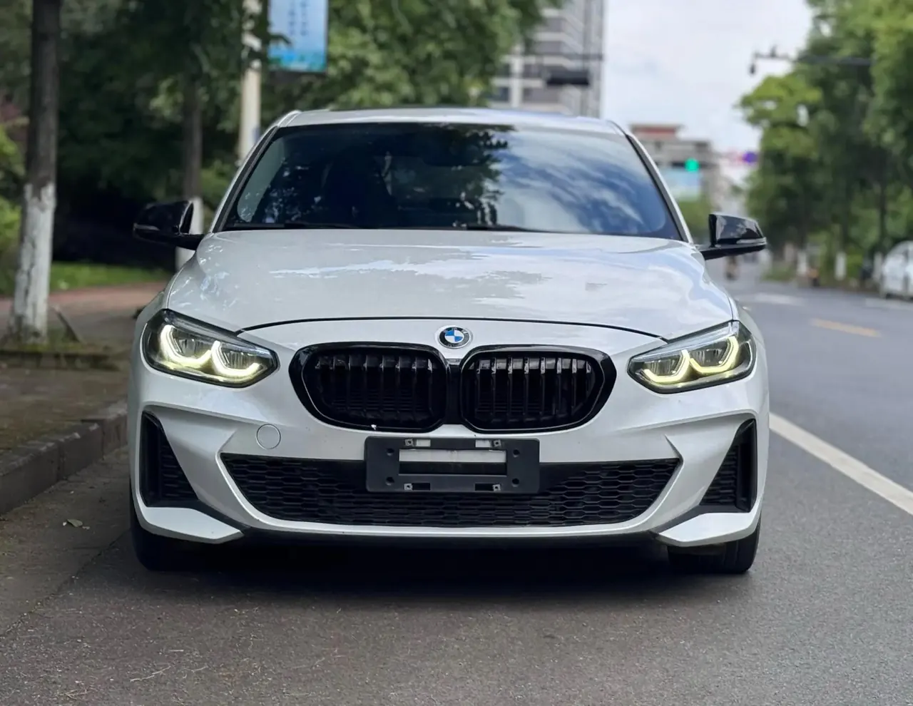BMW 1 Series 2023 125i 2.0T M Sport Night Edition Automatic 2