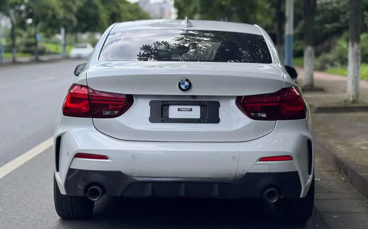 BMW 1 Series 2023 125i 2.0T M Sport Night Edition Automatic 3