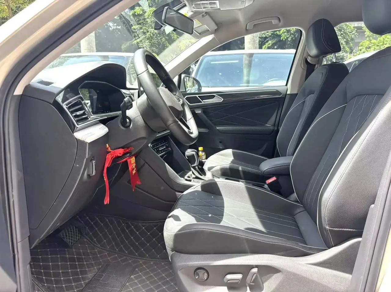 Volkswagen 2024 Tiguan L 1.5TSI 300TSI Two-Wheel-Drive Longteng Edition Automatic Transmission 4