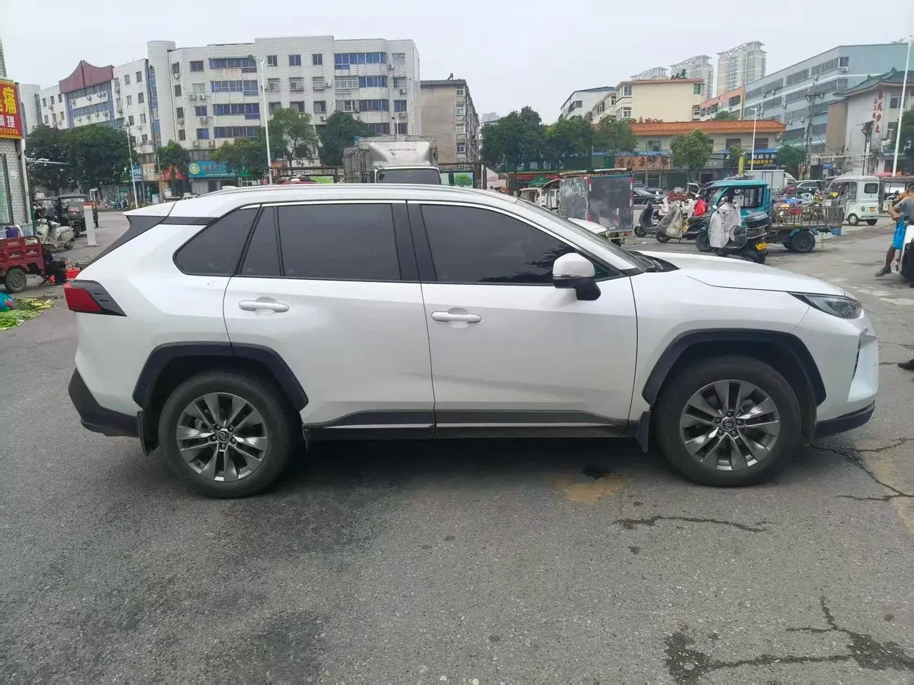 Toyota 2024 Wildlander 2.0 CVT Front-Wheel Drive Leading Edition Automatic 3