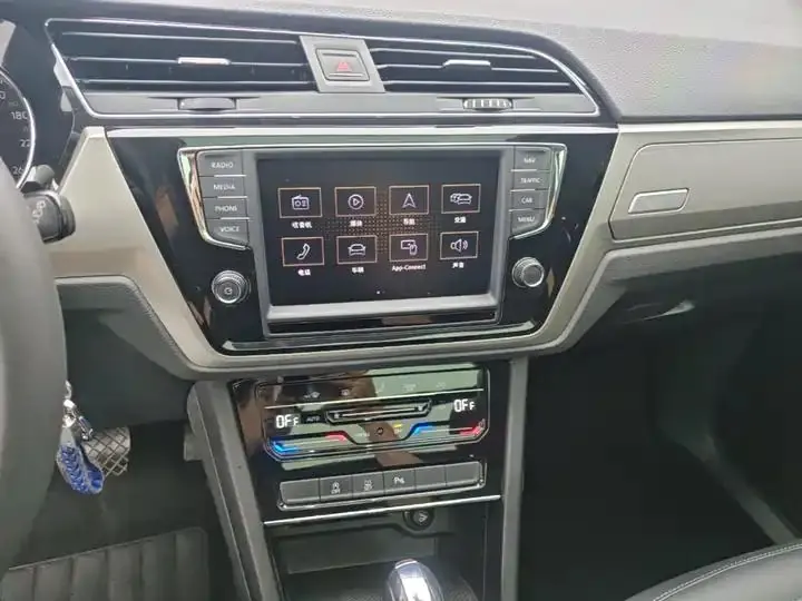 Touran 2021 Touran L 280TSI DSG Comfort Edition 7 13