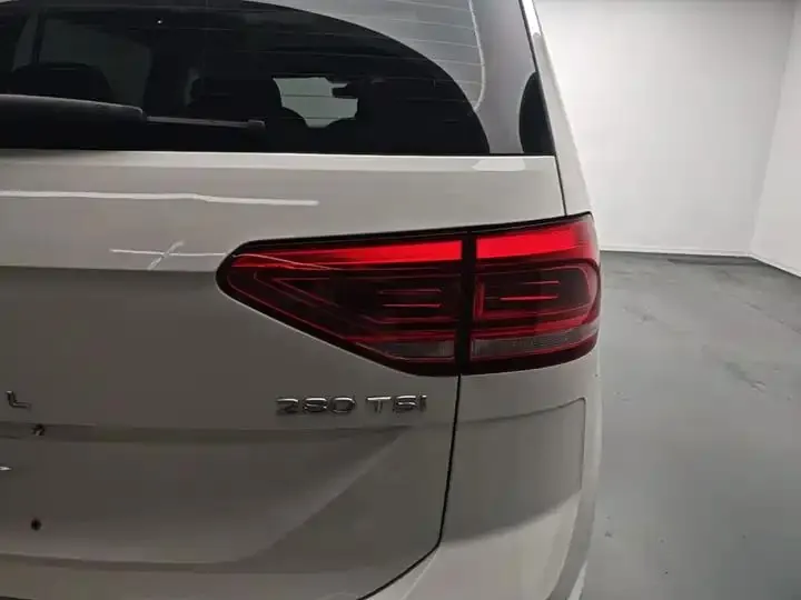 Touran 2021 Touran L 280TSI DSG Comfort Edition 7 8