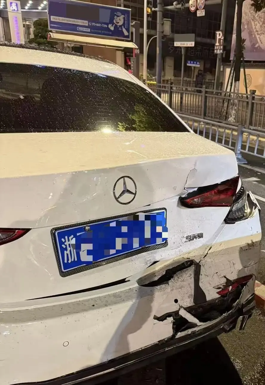 Mercedes Benz Class C 2024 C 260 L 48V 1.5T (Change 3) Automatic 7