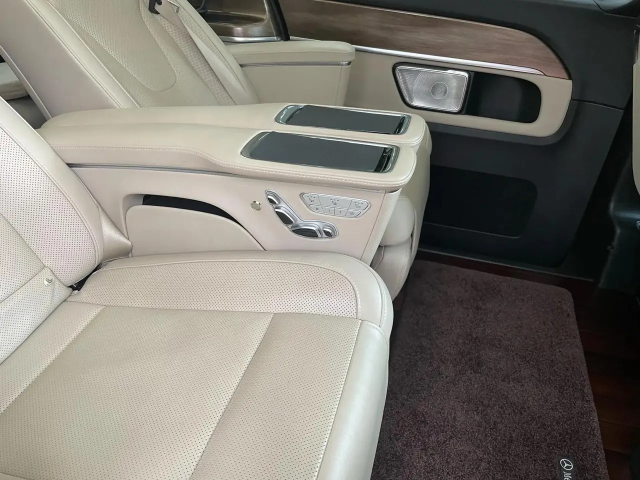 Mercedes Benz V 2022V 260 L 2.0T Deluxe Edition Automatic Gear 9