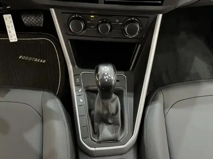 Polo 2023 Model Facelift Plus 1.5L Automatic Joyful Living Edition 17