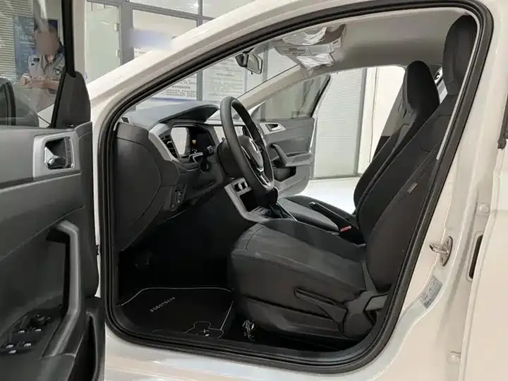 Polo 2023 Model Facelift Plus 1.5L Automatic Joyful Living Edition 18