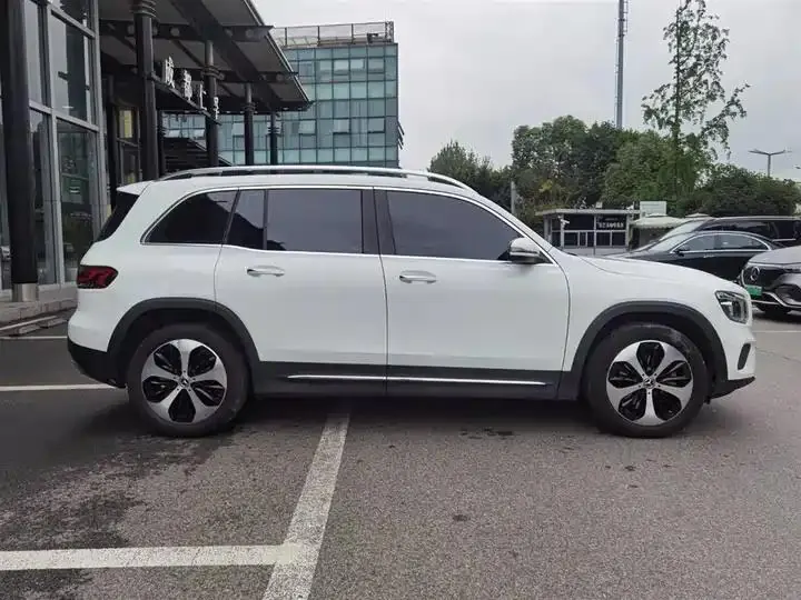 Mercedes Benz GLB 2023 GLB 220 Fashion 3
