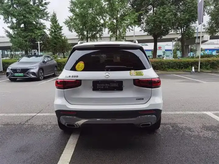 Mercedes Benz GLB 2023 GLB 220 Fashion 5