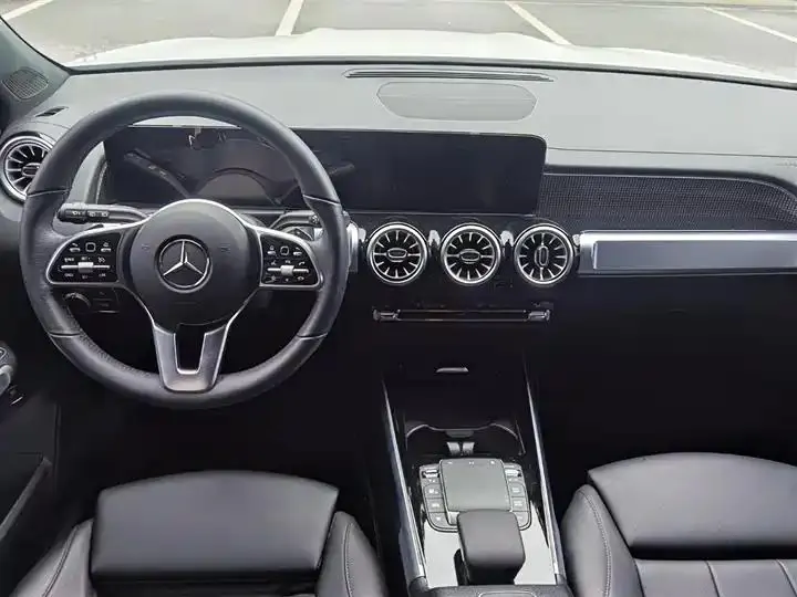 Mercedes Benz GLB 2023 GLB 220 Fashion 6