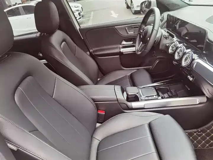 Mercedes Benz GLB 2023 GLB 220 Fashion 7