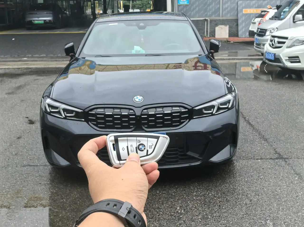 BMW 3 Series 2023 325i M Sports Night Suit 2