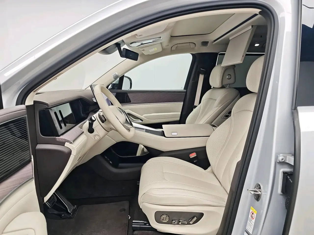 Denza 2025 model Denza N9 2.0T CVT 1300 Flagship Edition Automatic 6