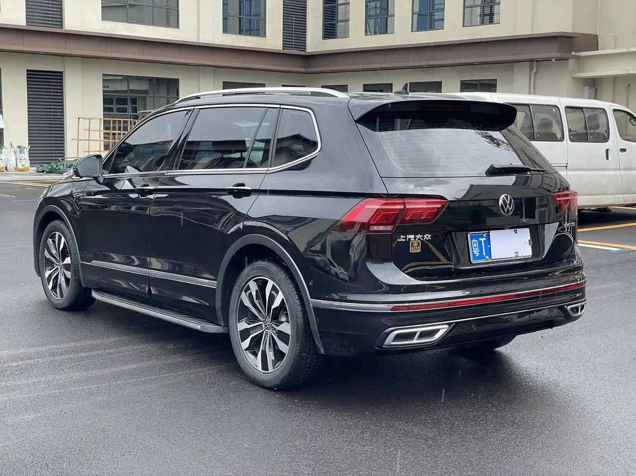Touareg L 2022, 330 TSI, Automatic, Two‑Wheel Drive, R-Line Luxury Plus Edition 8