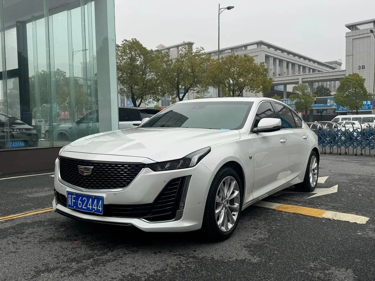 Cadillac CT5 2023 28T Luxury Edition (Standard Version) - View 1