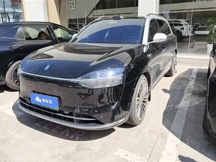 AITO M9 2024 extended range Ultra version 42kWh 6-seat version - View 1