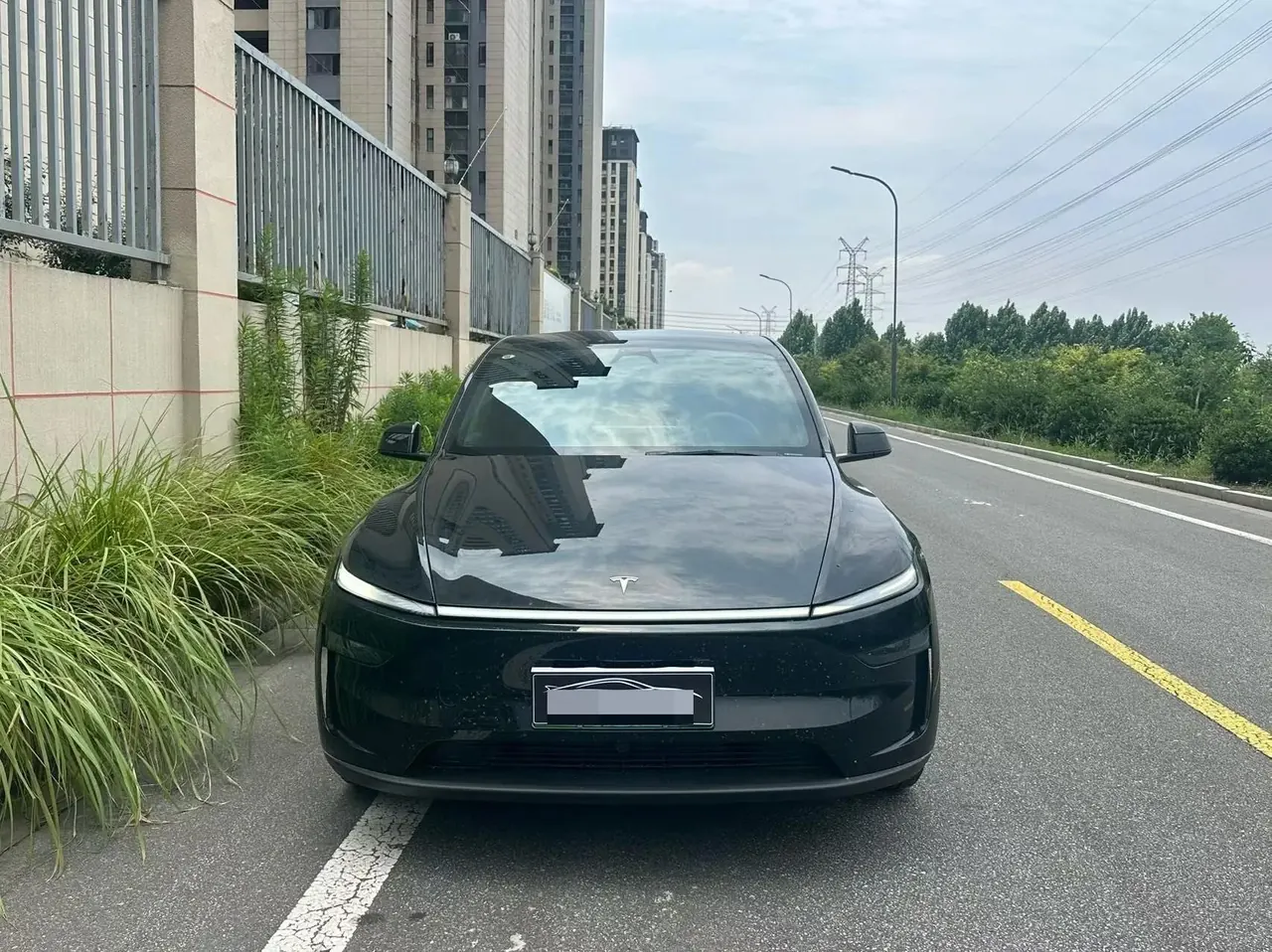 Tesla 2026 Model Y Long Range Rear-Wheel Drive (Refreshed) Automatic 2