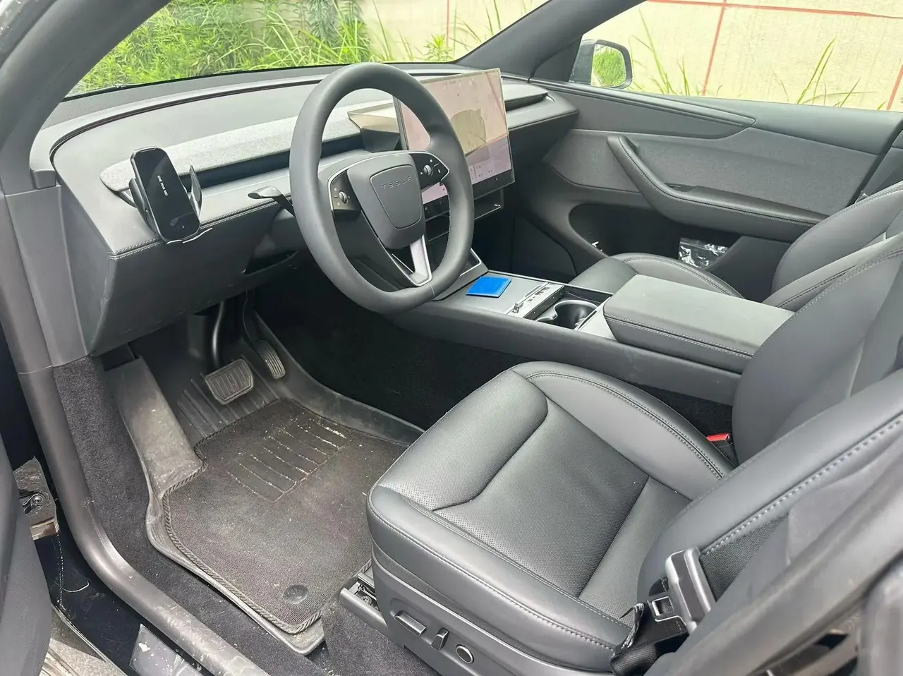Tesla 2026 Model Y Long Range Rear-Wheel Drive (Refreshed) Automatic 3