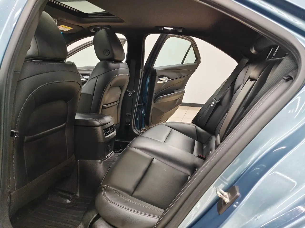 Cadillac CT4 2023 25T fashion model 5