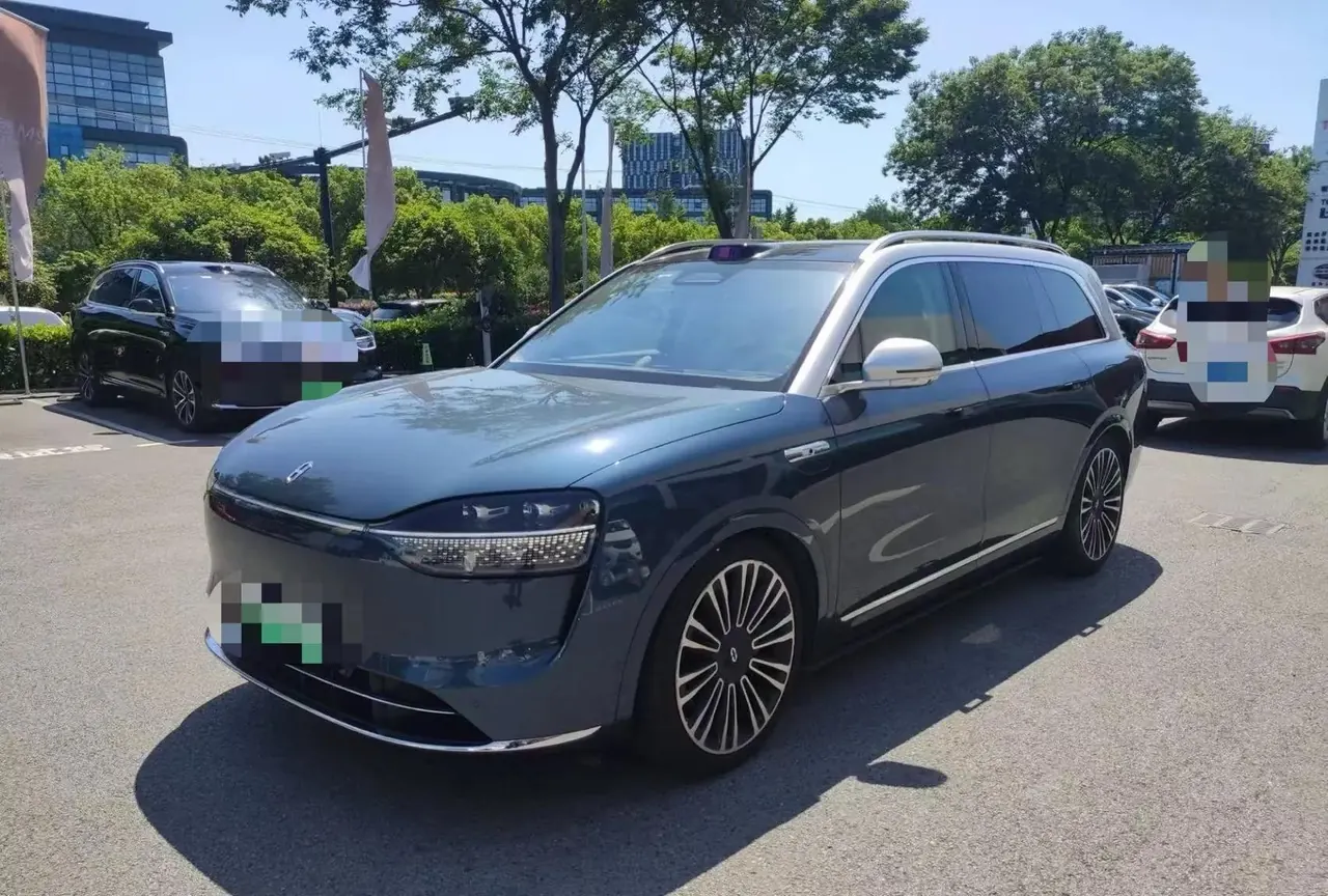 AITO M9 2024 Range-Extended Ultra Version 52kWh - View 1