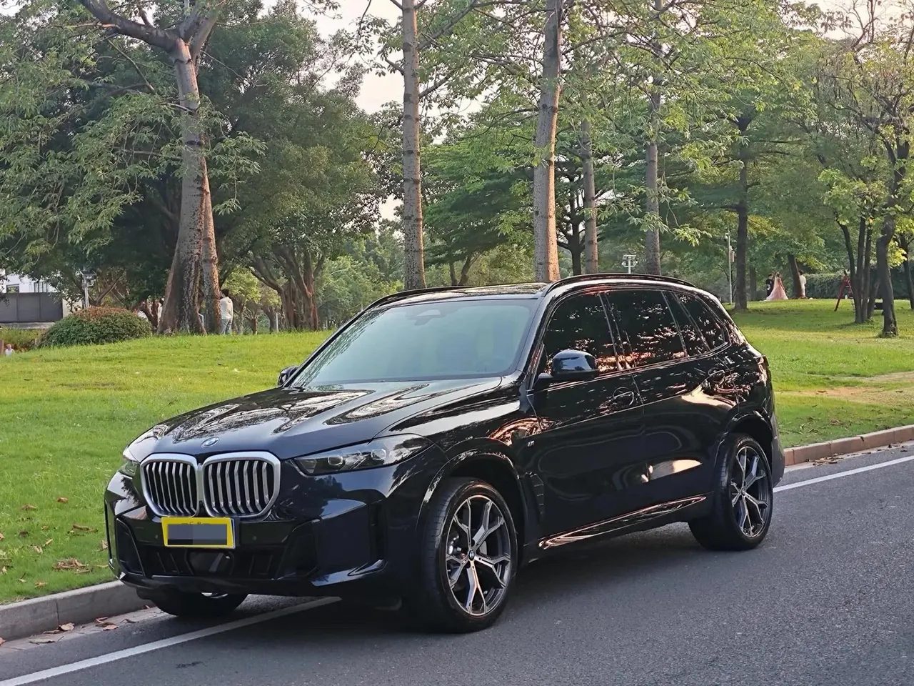 BMW 2023 X5 xDrive30Li 48V 2.0T Luxury Model M Sport Package Automatic - View 1