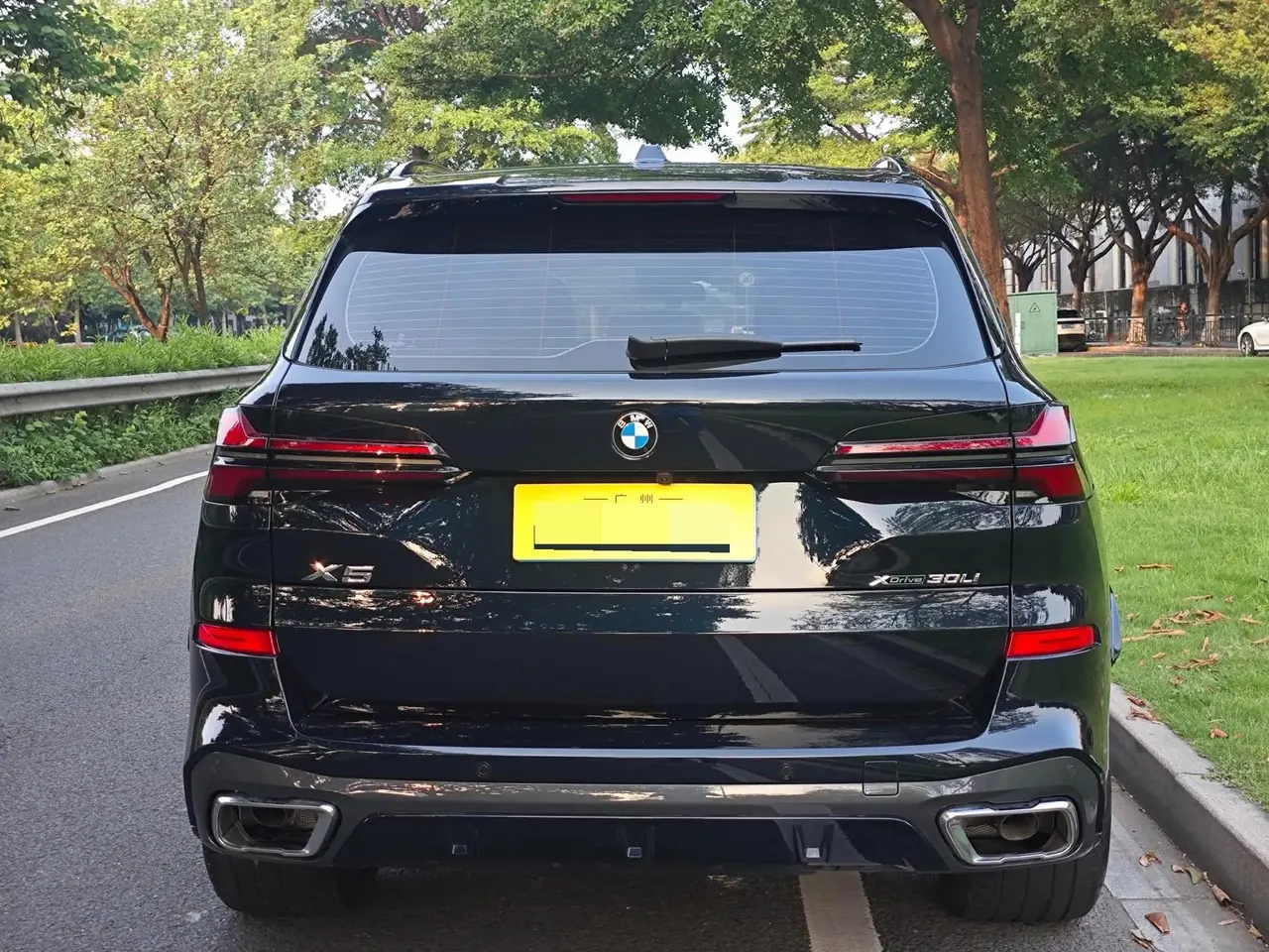 BMW 2023 X5 xDrive30Li 48V 2.0T Luxury Model M Sport Package Automatic 3
