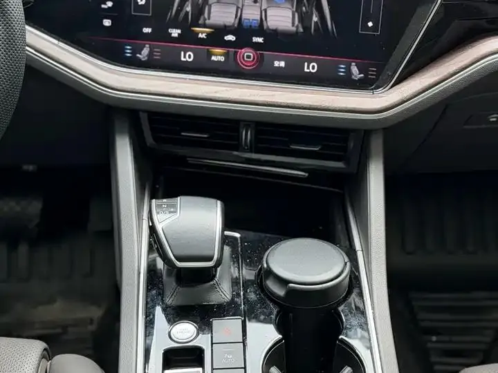 Touareg 2023 3.0TSI Prestige Edition with Obsidian Black Sport Package 12