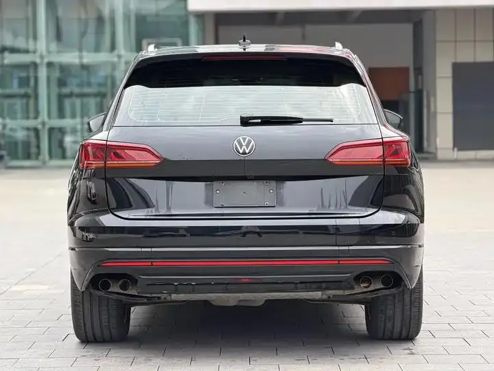 Touareg 2023 3.0TSI Prestige Edition with Obsidian Black Sport Package 19