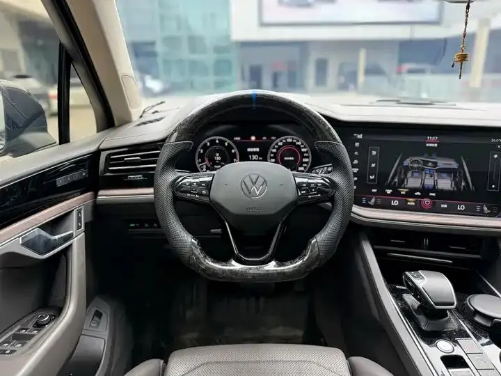 Touareg 2023 3.0TSI Prestige Edition with Obsidian Black Sport Package 28