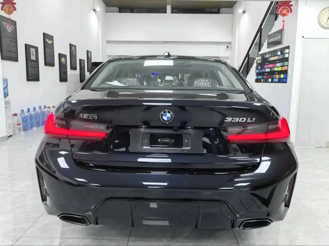 BMW 3 Series 2026 330Li 2.0T M Sports Obsidian Night Suit Automatic Gear 5