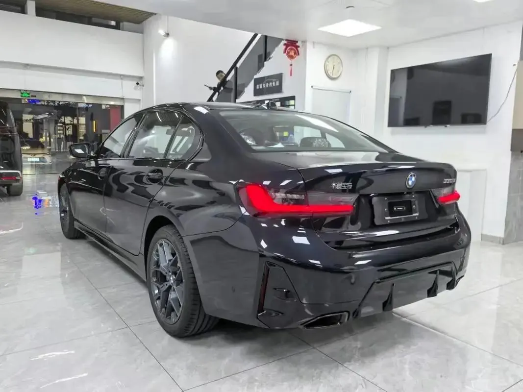 BMW 3 Series 2026 330Li 2.0T M Sports Obsidian Night Suit Automatic Gear 7