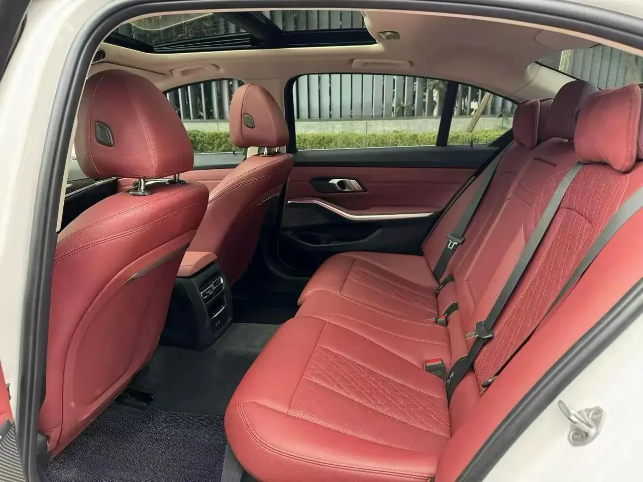 BMW 3 Series 2023 model 325Li M Sport Package 4