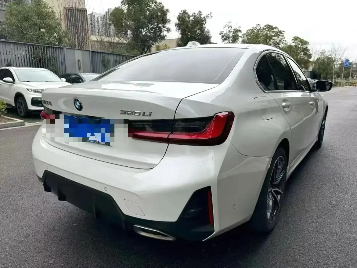BMW 3 Series 2023 model 325Li M Sport Package 5