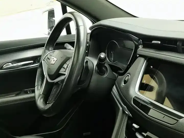 Cadillac XT5 2022 2.0T 4-wheel drive fashion model 22