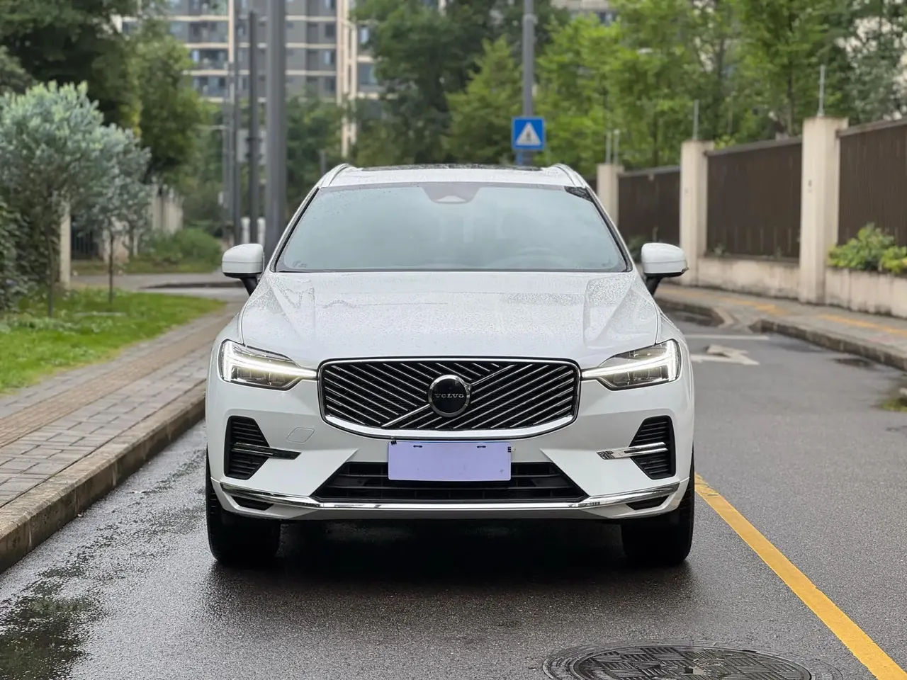 Volvo 2026 XC60 48V 2.0T B5 4-wheel-drive Zhiyi Deluxe Edition Automatic Gear 2