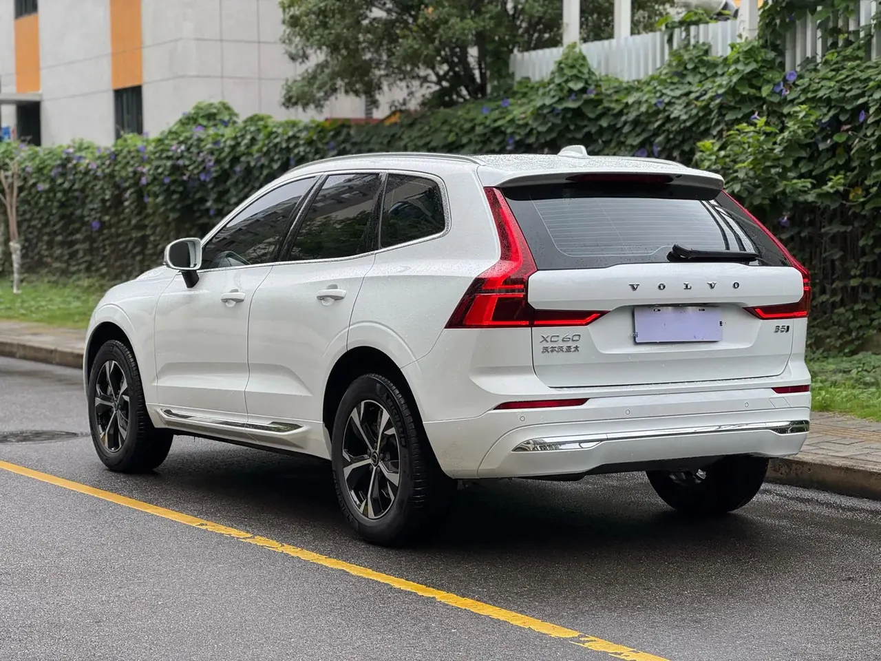 Volvo 2026 XC60 48V 2.0T B5 4-wheel-drive Zhiyi Deluxe Edition Automatic Gear 5