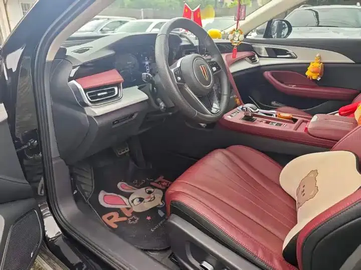 HongQi H5 2025 2.0T Automatic Flag Edition 11