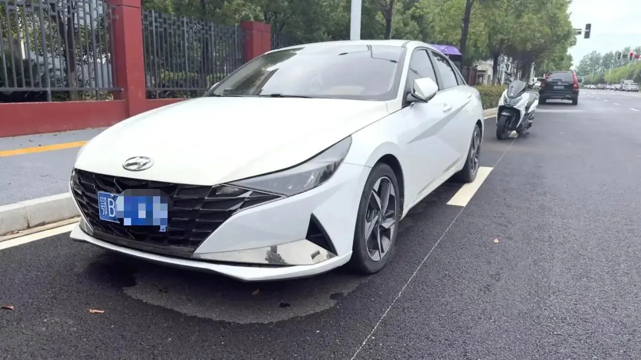 Открыть галерею: Elantra 2023 1.5L CVT GLX Elite Edition