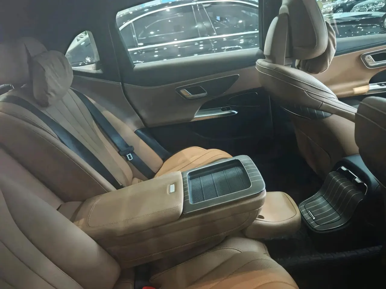 Mercedes Benz E Class 2026 E 300 L 48V 2.0T Luxury Automatic Gear 6