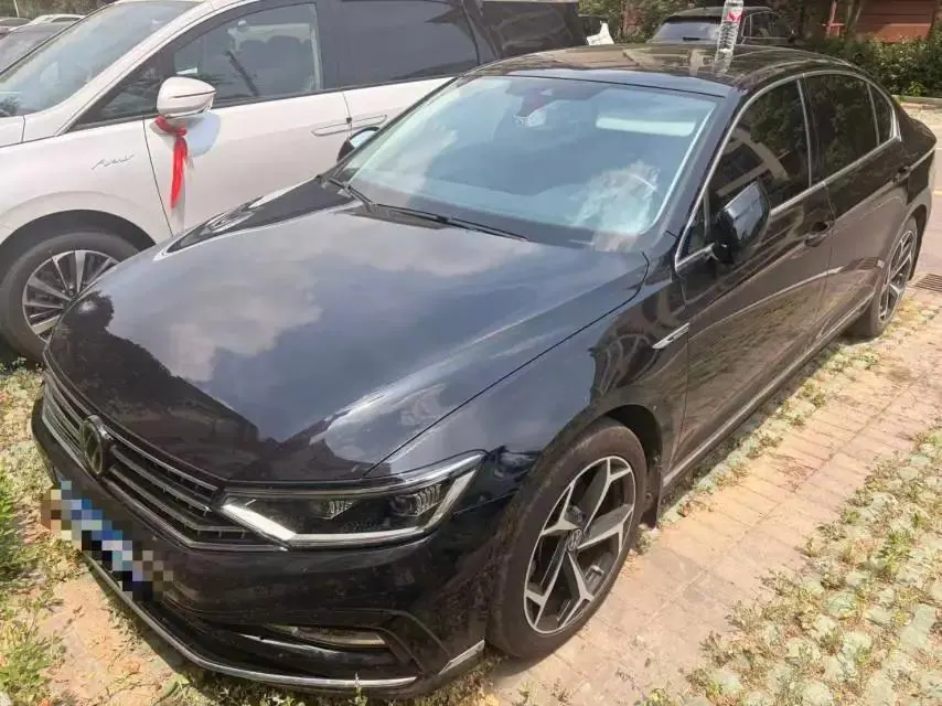 Magotan 2022 330TSI DSG Basic - View 1