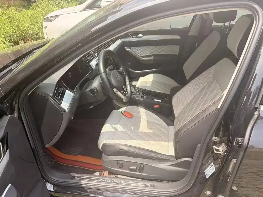 Magotan 2022 330TSI DSG Basic 5