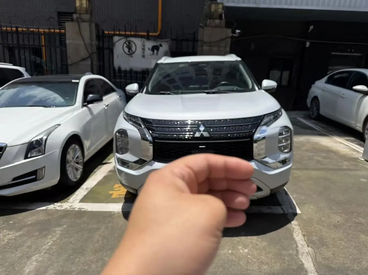 Outlander 2023 1.5T CVT Two-Drive Distinguished Edition 7 3