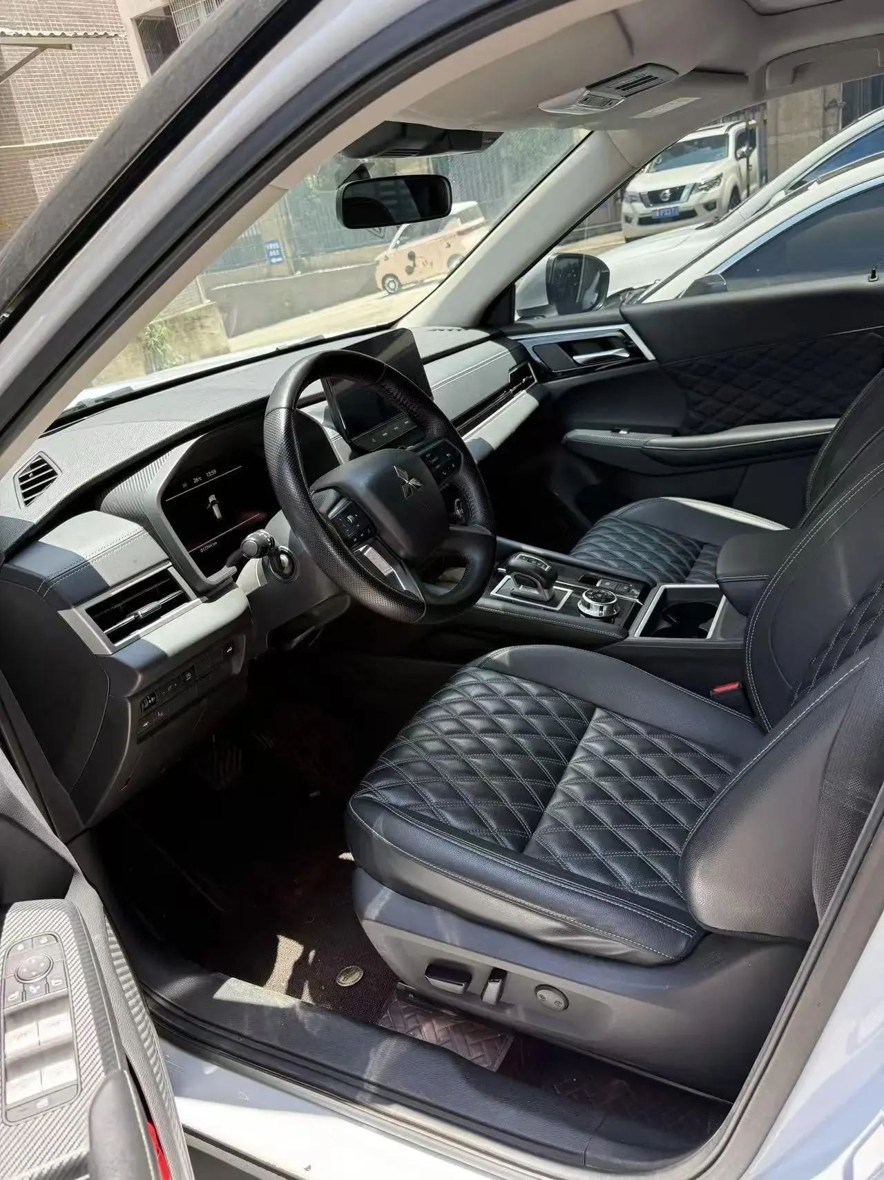 Outlander 2023 1.5T CVT Two-Drive Distinguished Edition 7 4