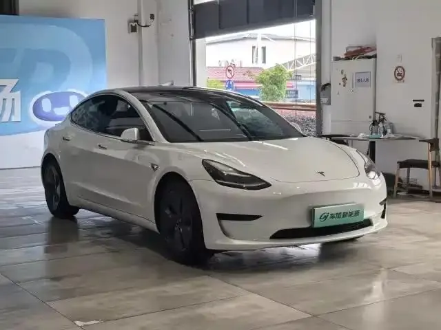 2020 Model 3 Standard Range Rear-Wheel Drive Upgrade Version 3