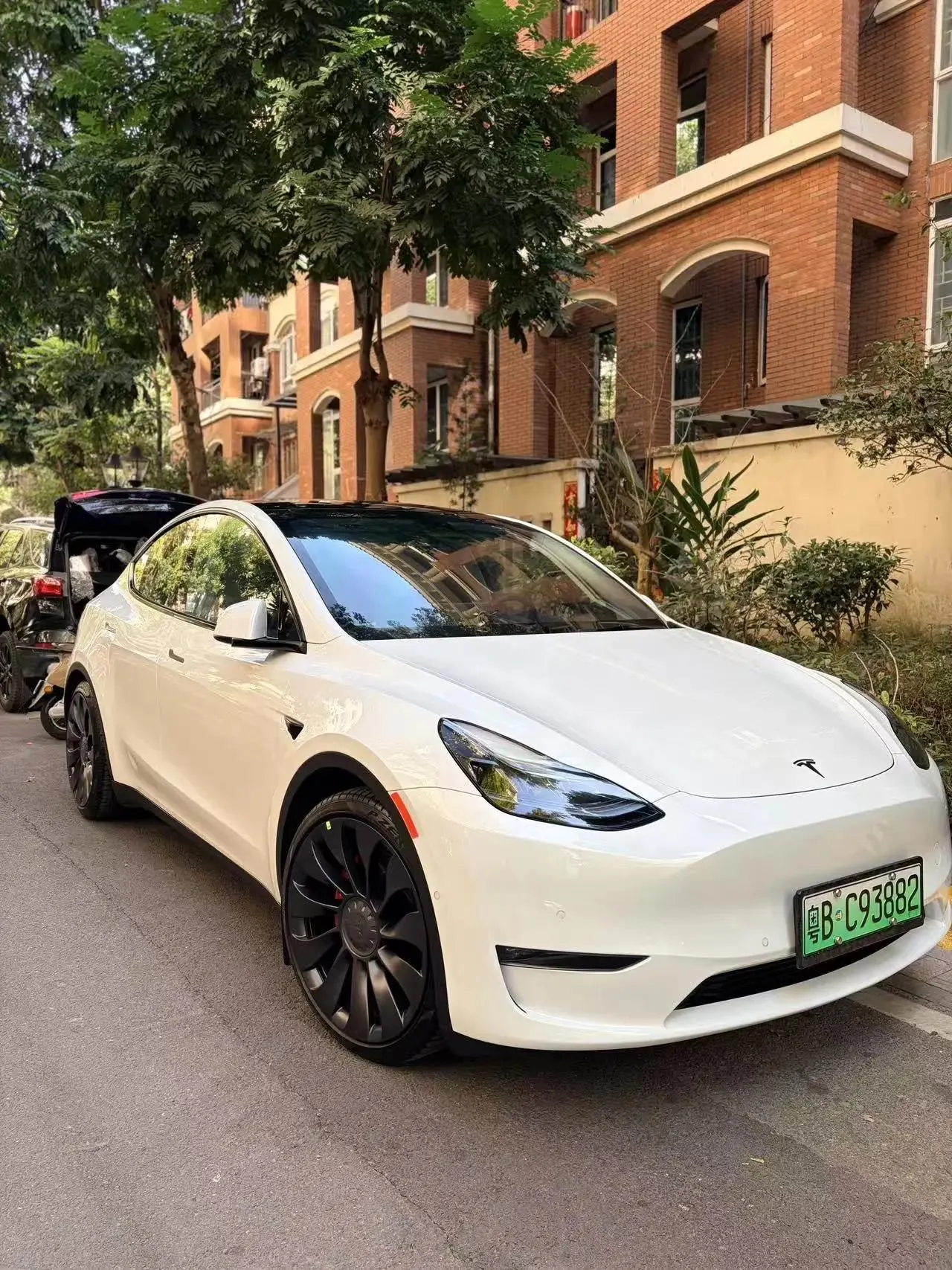 Model Y 2023 High-Performance All-Wheel Drive 2