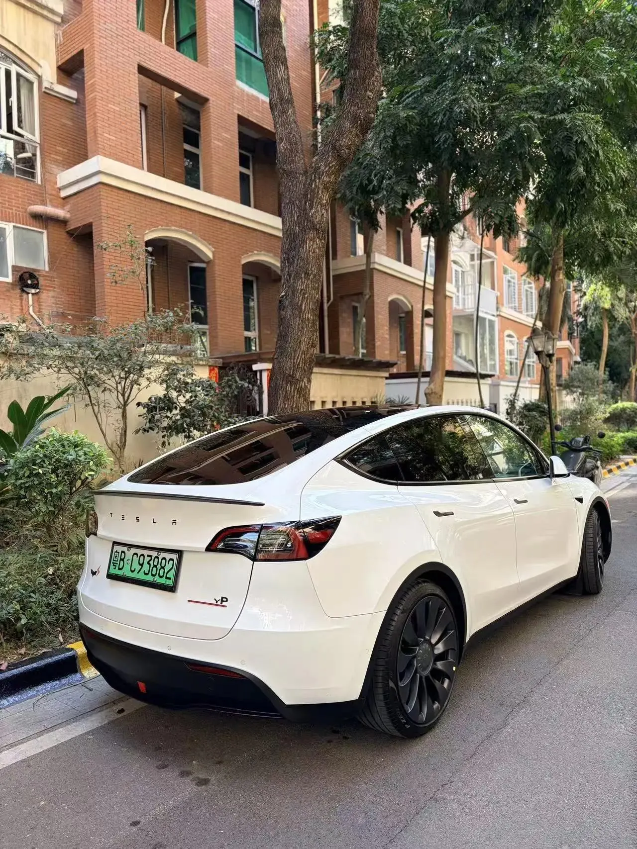 Model Y 2023 High-Performance All-Wheel Drive 4
